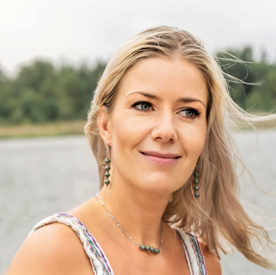 Lapolo Kaulakoru, Tummanvihreä